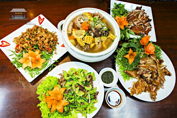 Goi-y-nha-hang-ngon-bo-re-cho-anh-em-van-phong-Ha-Noi-khai-xuan