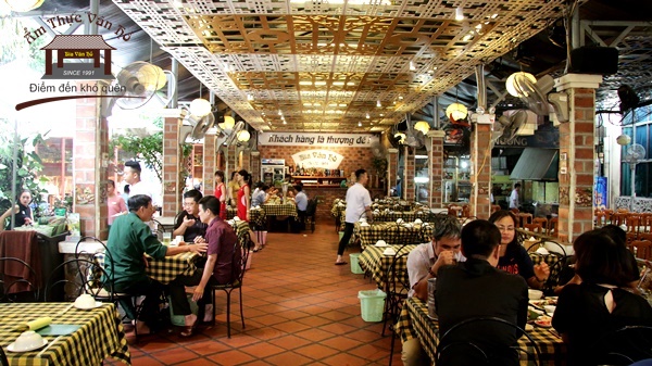 Goi-y-nha-hang-ngon-bo-re-cho-anh-em-van-phong-Ha-Noi-khai-xuan