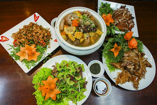 am-thuc-van-ho-diem-den-ly-tuong-cho-gia-dinh-co-quan-vao-dip-le-tet