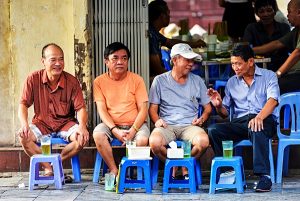 Thời tiết oi bức, làm cốc bia cho lại sức