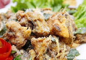 Hướng dẫn cách làm gà rang muối siêu ngon