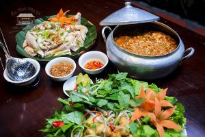 lẩu cua đồng gà ta