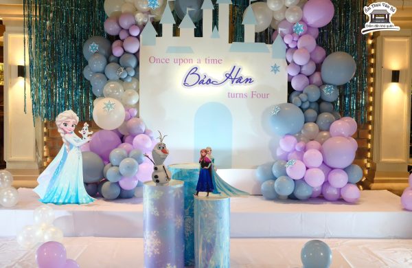 Trang trí Tiệc Sinh Nhật bé Bảo Hân – Concept Công Chúa Elsa