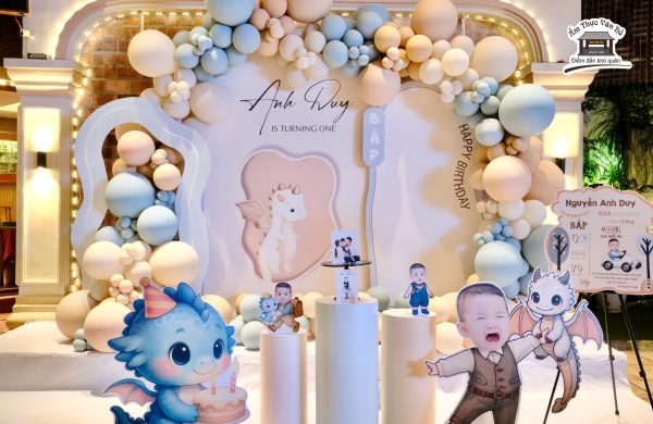 Trang trí tiệc sinh nhật bé Anh Duy – Concept thế giới khủng long