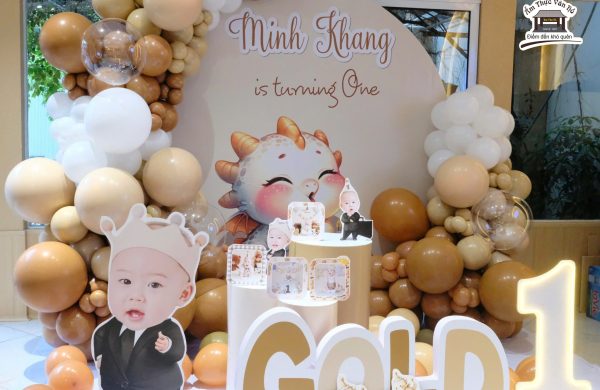 Trang trí tiệc Sinh Nhật Bé Minh Khang – Gold Concept khủng long dễ thương