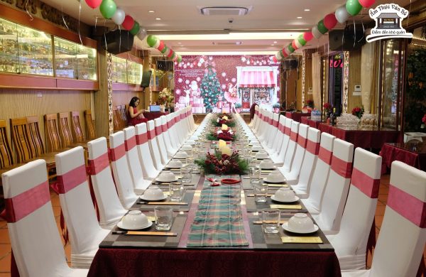 Trang trí tiệc Giáng Sinh