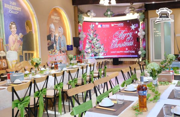 Trang trí tiệc Giáng Sinh và năm mới cho Khách hàng