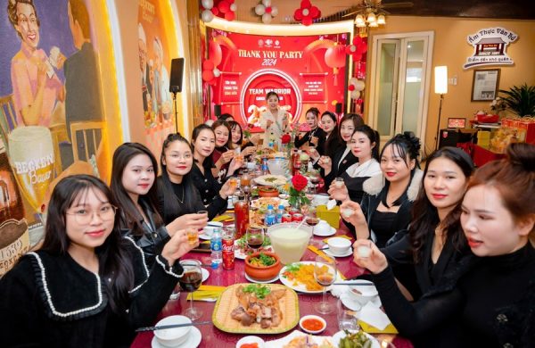 Địa điểm tổ chức tiệc cuối năm được nhiều đơn vị lựa chọn gọi tên Ẩm thực Vân Hồ