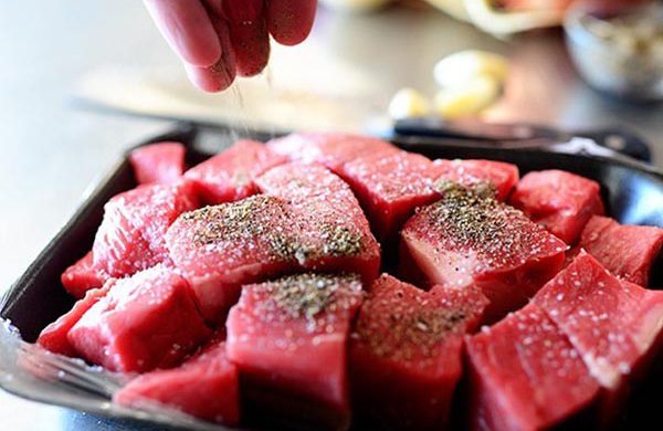 Hướng dẫn nấu món bò kho tiêu thơm ngon cho những ngày se lạnh