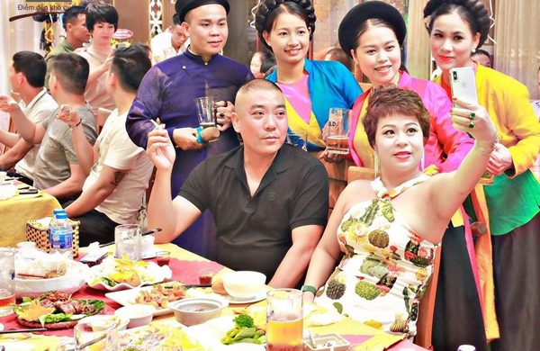 Ngày cuối tuần sum vầy bên mâm lợn mán mẹt tại Vân Hồ