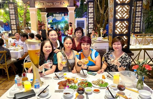 Nhà hàng bia hơi Hà Nội Ẩm thực Vân Hồ có gì thú vị?