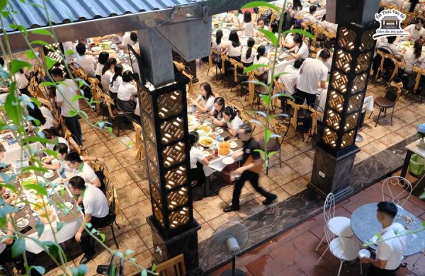 Nhà hàng cho công ty – Không gian tiếp khách và liên hoan chuyên nghiệp tại Ẩm thực Vân Hồ