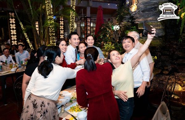 Nhà hàng gặp mặt khai xuân đầu năm trang trọng, ấm cúng tại Ẩm thực Vân Hồ