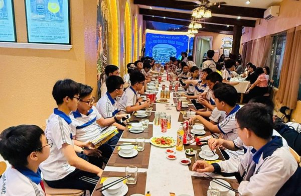 Nhà hàng liên hoan tại Hà Nội Ẩm Thực Vân Hồ với không gian & món ngon khó quên