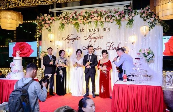 Nhà hàng tổ chức tiệc cưới ấn tượng, sang trọng