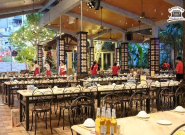 Nhà hàng Việt rộng rãi mang đậm bản sắc truyền thống tại Ẩm thực Vân Hồ