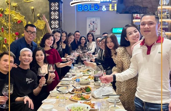 Những lý do nên chọn Ẩm thực Vân Hồ là nhà hàng tổ chức tiệc công ty