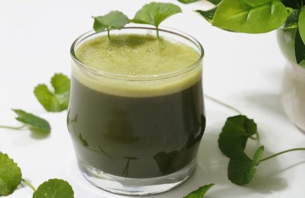 Công dụng bất ngờ của nước rau má đến sức khỏe