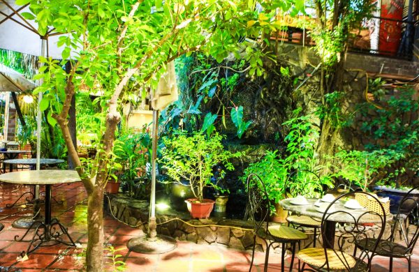 Không gian thoáng đãng, phòng ốc sang trọng chỉ có ở Ẩm Thực Vân Hồ