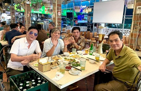 Bia hơi Vân Hồ – Nơi tình cảm chiến hữu thăng hoa