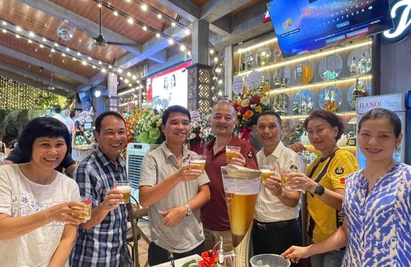 Quán bia hơi Hà Nội được yêu thích – Ẩm thực Vân Hồ