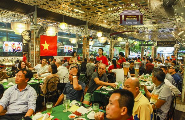 Quán bia xem bóng đá ở Hà Nội – Bật mí địa chỉ xem bóng bao phê
