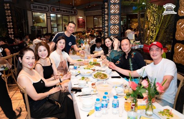Tìm kiếm nhà hàng ăn ngon rẻ cho buổi họp mặt bạn bè tại Hà Nội