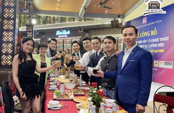 Tổ chức hội họp tại Hai Bà Trưng ở nhà hàng Vân Hồ cho khách hàng doanh nghiệp