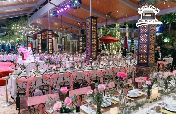 Tổ chức tiệc cưới ở Hà Nội – Ẩm thực Vân Hồ 2B Hoa Lư: Không gian sang trọng, ghi dấu ngày hạnh phúc trọn vẹn