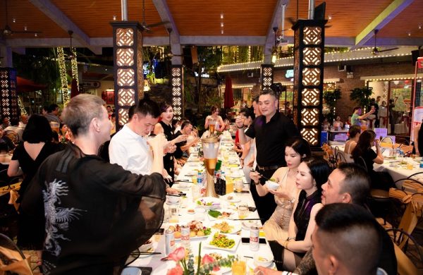 Vì sao Quán bia tươi tại Hà Nội Ẩm thực Vân Hồ được nhiều người yêu thích?